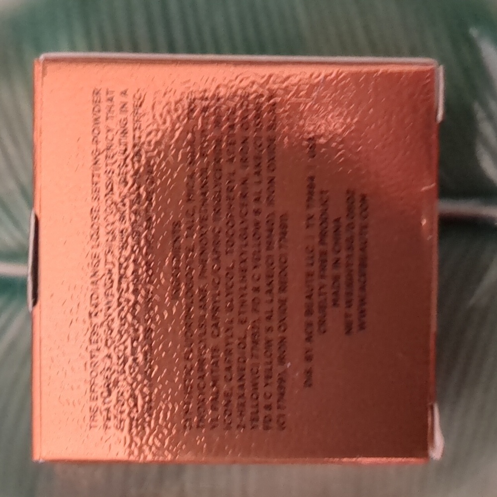 Loose Setting Powder - Picture 2 of 5